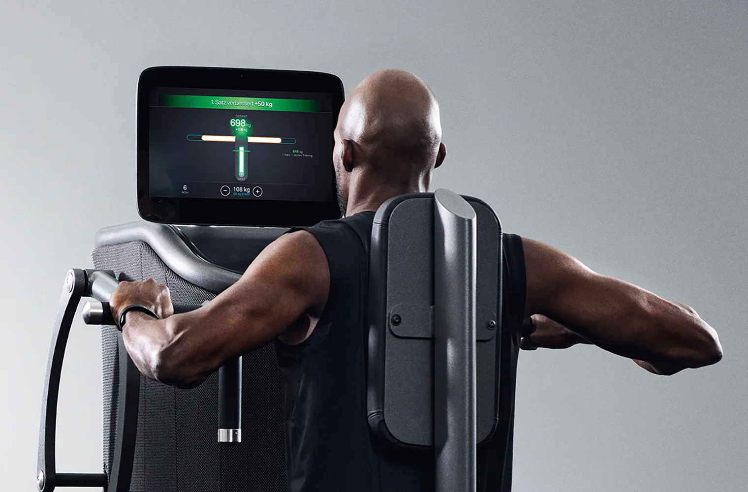 Hombre trabajando hombros